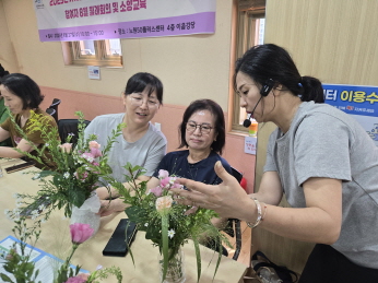[크기변환]오전+꽃꽂이+작업2.jpg