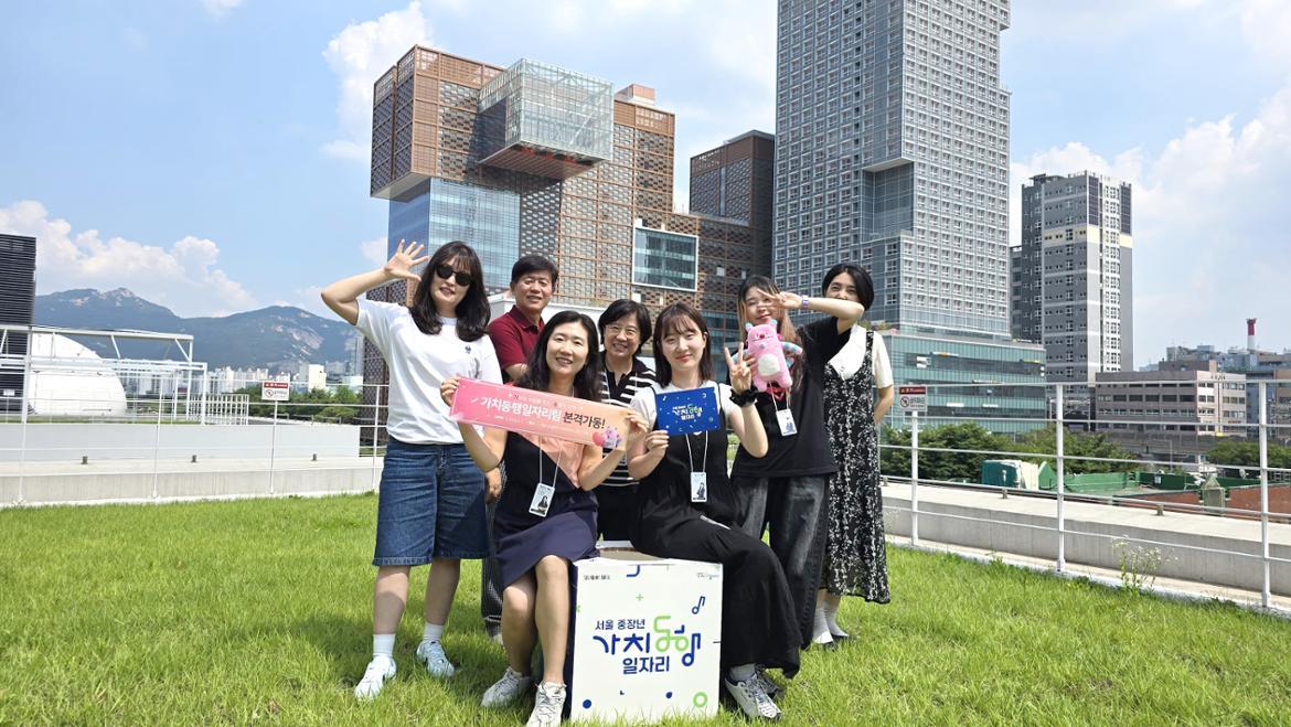 가동+단체2(뒷줄+맨오른쪽+정은희+주임님+얼굴+씌어주세요..).jpg